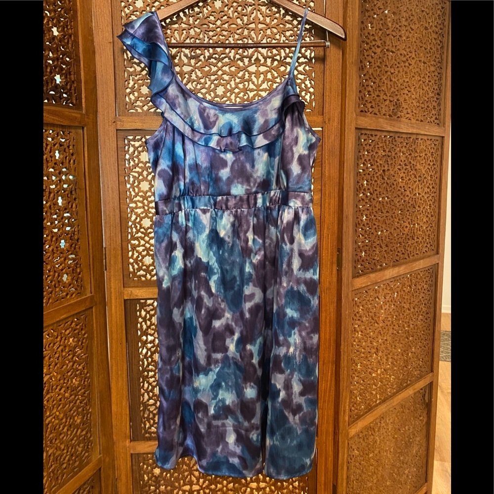 🚺 Motherhood one-shoulder double ruffle blue dress